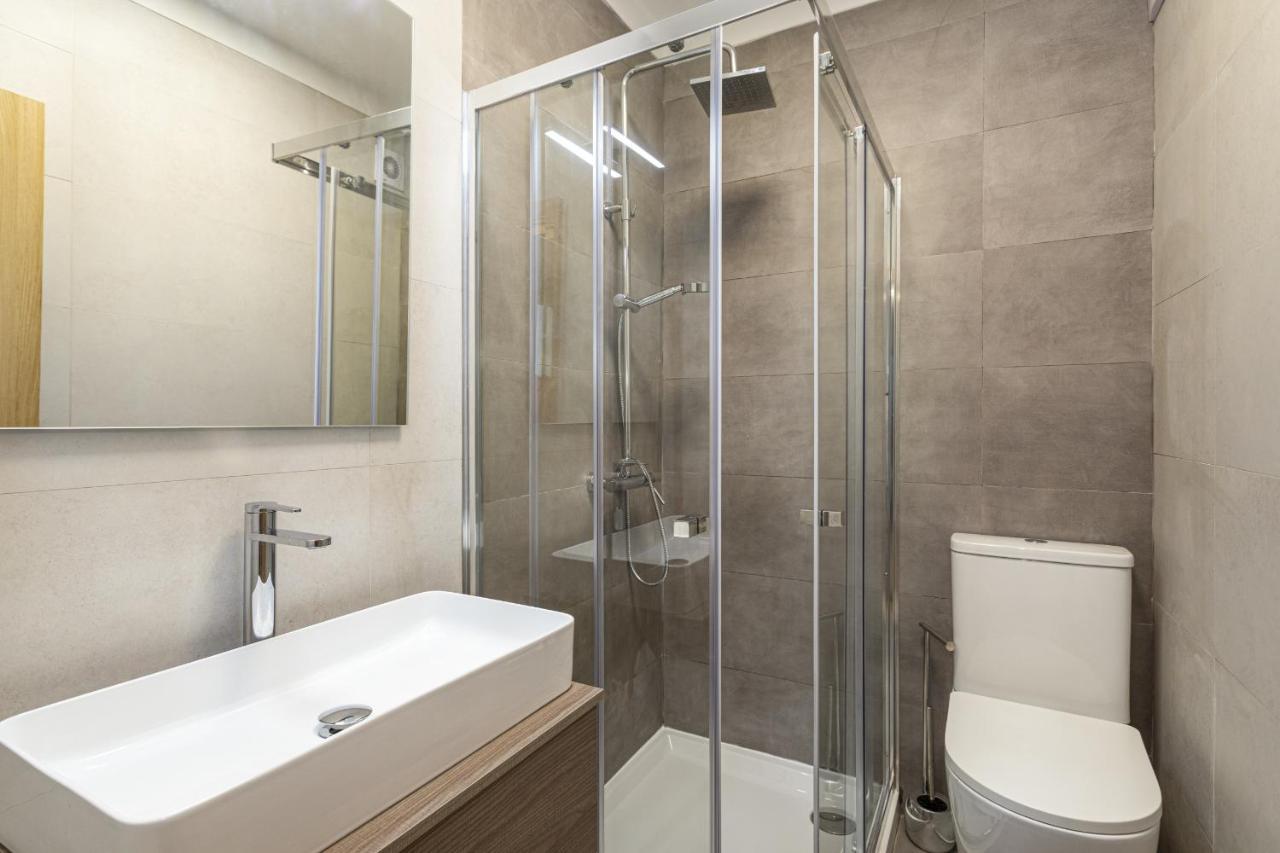 Miral 2 - Beach Front Apartment With Pool Quarteira Bagian luar foto