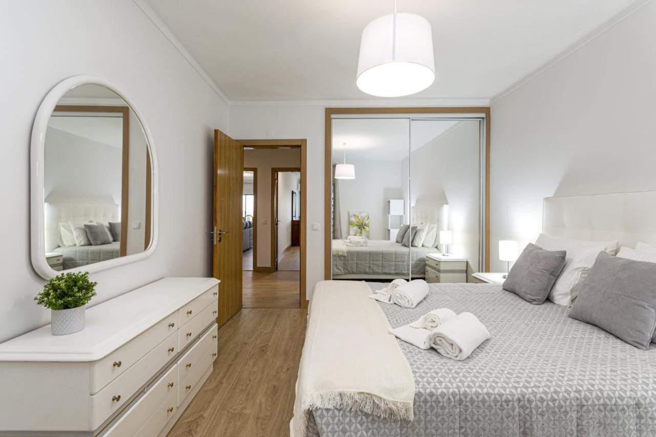 Miral 2 - Beach Front Apartment With Pool Quarteira Bagian luar foto