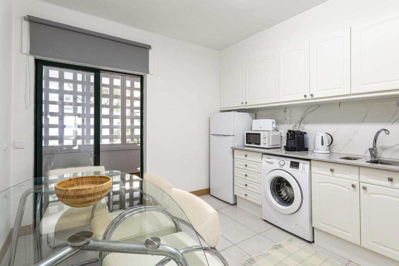 Miral 2 - Beach Front Apartment With Pool Quarteira Bagian luar foto