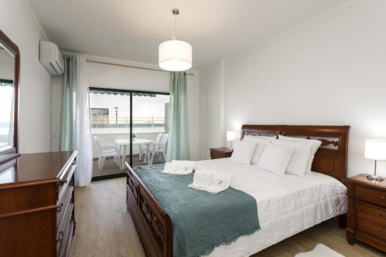 Miral 2 - Beach Front Apartment With Pool Quarteira Bagian luar foto