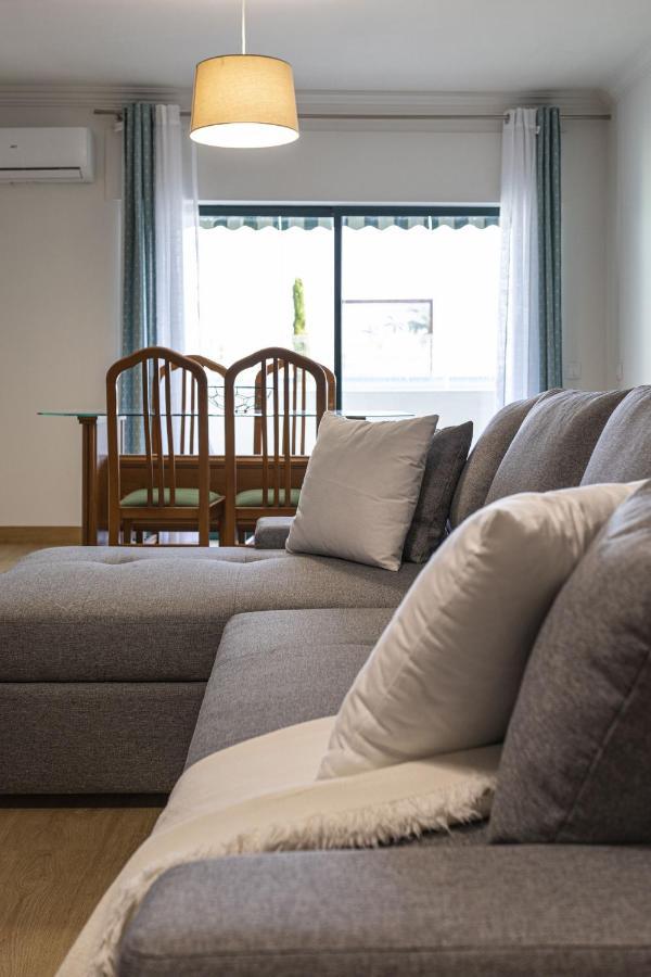 Miral 2 - Beach Front Apartment With Pool Quarteira Bagian luar foto