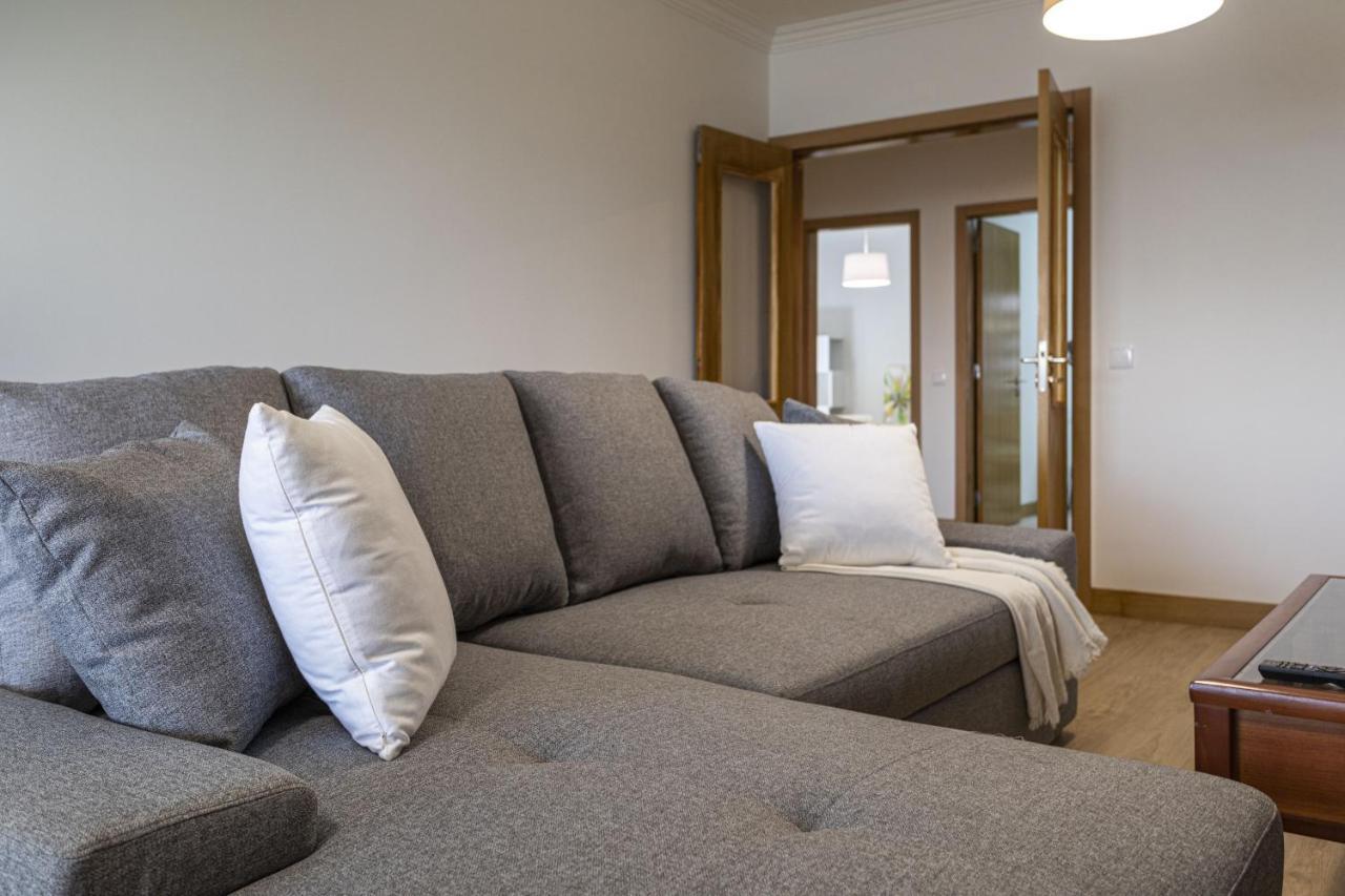 Miral 2 - Beach Front Apartment With Pool Quarteira Bagian luar foto