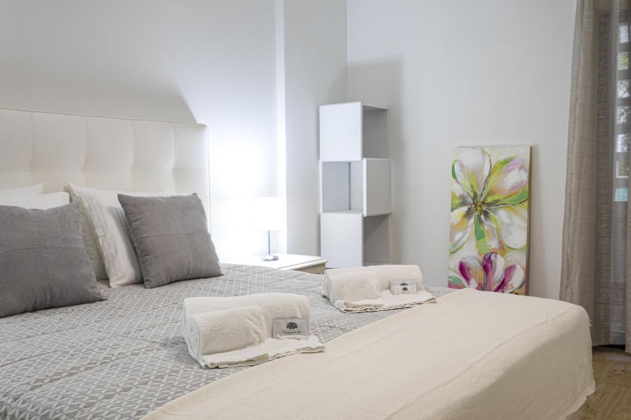 Miral 2 - Beach Front Apartment With Pool Quarteira Bagian luar foto